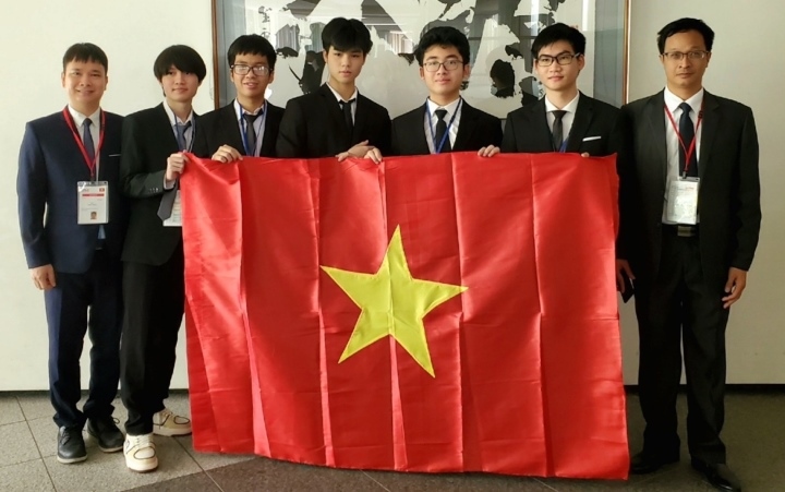 Two gold medals for Vietnam at Int’l Physics Olympiad 2023